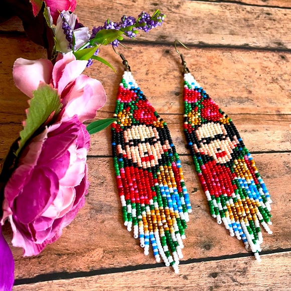 Frida Khalo Beaded Earring in White - Picture 3 of 6